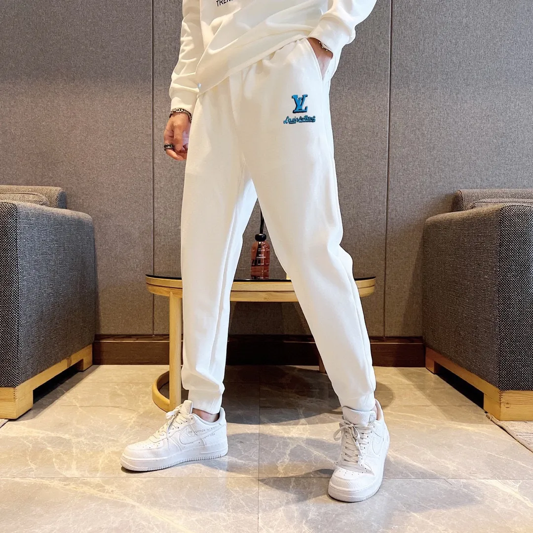 🅿️380 direct batch [LV Louis Vuitton] (Fat Man Gospel) hot-selling suit is coming. Focus on the original version of the official website. 2025 new hot-selling sweatshirt suit. The original order is the best. 🇭🇰The meticulous work of top designers. Just for a fitting and perfect upper body effect. 100% natural high-quality Roman cotton, close-fitting comfort, noble and elegant! Original hardware embodies elegance and nobility! Counter size: M-5XL (maximum wear up to 220 pounds)